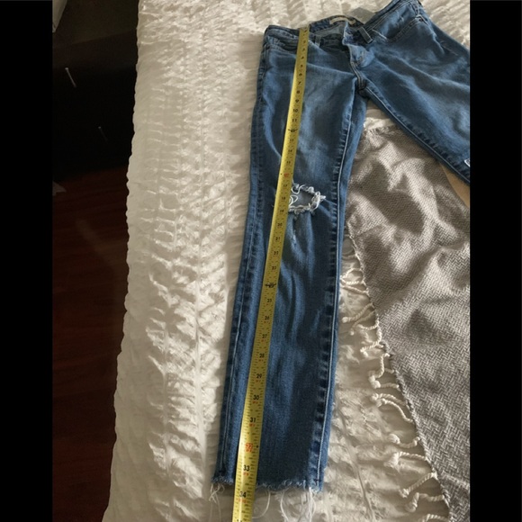 Levi’s woman’s 711 skinny filiforme blue jeans size 26 ** 2 for $25.00** - Picture 12 of 12
